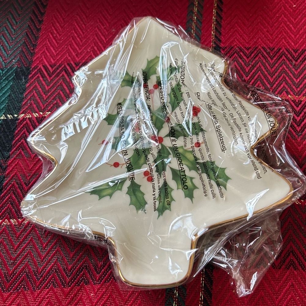 Lenox Hosting the Holidays Tree Part Plate - NWT - Picture 5 of 5